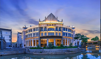 江门赤坎古镇+看非遗打铁花沉浸式表演+赤坎金墟酒店+2人/2大1小/3人早餐+门票