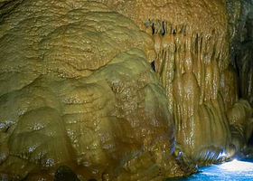 湖南湘西魔幻蓝洞探洞体验【全套专业装备洞穴探险+专业单反相机及运动相机拍摄/资深领队陪同户外极限挑战】