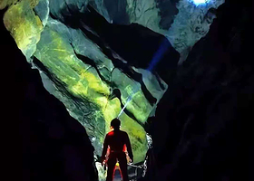 成都周边户外体验活动项目【野攀、洞降、探洞等户外探险项目】