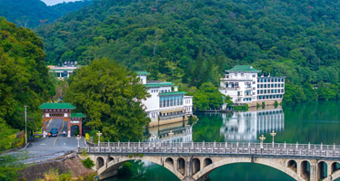 广东温泉宾馆·双人自助早餐·入户温泉泡池，配置2池珍稀温泉水·双人兰苑露天温泉、温泉泳馆、白石山生命谷