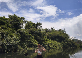 万宁友蓝桨板冲浪赶海溯溪趣野营地【解锁雨林桨板+溯溪+赶海！三条路线玩转海岛野趣】