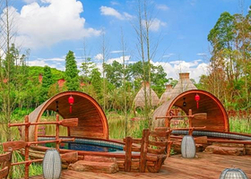 【双人】自助晚餐/半山汤谷/探索王国(3选2)+汽车主题酒店+早餐