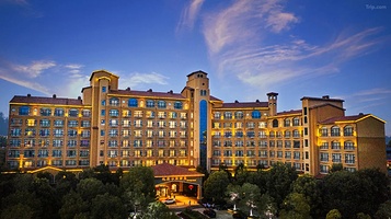 【许昌Bi去+温泉无限畅泡】花都温泉度假区内鄢陵花都温泉酒店1晚+早餐+双人/多人温泉套餐