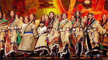 九寨沟藏谜大剧院一日游【演出门票丨大型藏族原生态歌舞乐节目/可选贵宾席/尊宾席】