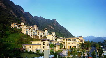 【广州碧桂园金叶子温泉度假酒店】住宿1晚+2人无限次温泉+自助早餐+畅玩儿童乐园+可加购晚餐