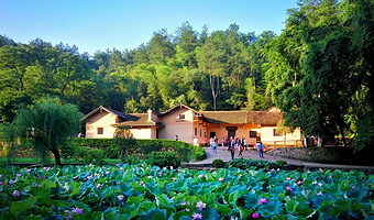 韶山旅游区+毛泽东同志故居+刘少奇故里+滴水洞一日游【纯玩团/含中餐赠/韶山环保车/可选小团可上门接送】