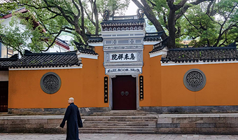 【上海出发】普陀山2日跟团游(含门船票+普陀山住宿+当地中文导游服务)