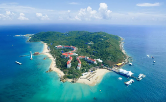 【宿景区内】蜈支洲岛珊瑚酒店+双早+门票+船票+VIP快速通道+双人电瓶或2人海底之窗半潜艇/帆船/平台海钓