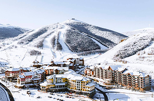 【小镇中心】太舞小镇太舞酒店1/2晚+双人太舞滑雪小镇门票+双早 可选双人温泉