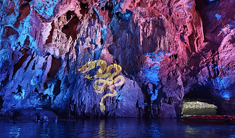 安顺龙宫景区一日游【门票+游船+观光车+上行电梯+保险】