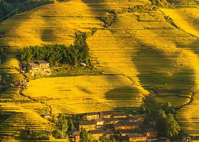 桂林龙脊梯田+漓江竹筏草坪段+遇龙河竹筏漂游+黄洛红瑶寨四日游【走进20元人民币背景+纯玩无购物+龙脊游江】