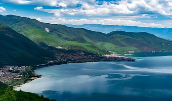 一日游【香格里拉+无底湖一日游【2-17人团-环湖徒步：集森林、牧场、湖泊小众之旅】】