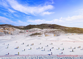 【云上2日2次滑雪】云上草原云山境酒店1晚含早+双人2日2次云上草原滑雪+观光+往返索道