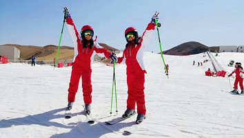 【双人套票】茶坪酒店住宿1晚+双早+天湖滑雪票2张+天湖景区门票2张