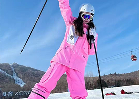 亚布力滑雪一日游【三小时门票（含雪板+雪鞋+雪橇+雪服+头盔+雪镜）高铁站接站服务】