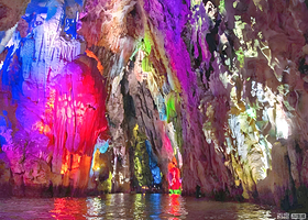 龙宫景区+安顺古城历史文化街区一日游【龙宫+安顺古城一日游/含午餐.含门票/游船/电瓶车和上行电梯】
