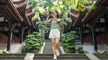 都江堰景区+熊猫谷+天府源蓝眼泪一日游【6人拼小团+成都三环内上门接送+纯玩无购物】