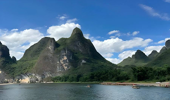 桂林漓江四星游船一日游【桂林必打卡【漓江正航四星游船】黄布倒影+九马画山+20元背景丨5A漓江一日游】