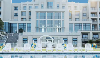 珠海海泉湾帆酒店+酒店早餐+无限次海洋温泉门票+萌宠乐园门票+机动游戏门票+单次梦幻剧场门票