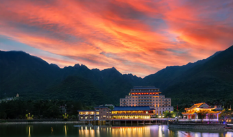 汕尾莲花山温泉度假村+双人早餐+赠送龙须水温泉票+龙须胜景