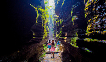 恩施梭布垭石林景区一日游【可选宣恩夜景 纯玩无购物 市区主干道酒店附近接送 1人可订】
