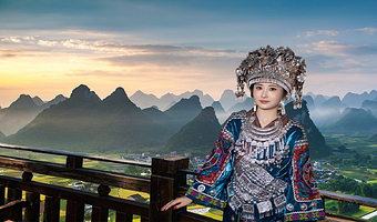 黄果树景区+万峰林景区+马岭河峡谷景区+荔波小七孔景区+西江千户苗寨四日游【赠花江大桥 品质纯玩】