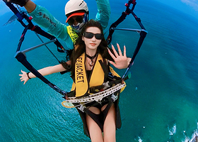 万宁日月湾一日游【滑翔伞飞行体验+专业教练+刺激飞行+亲子时光】