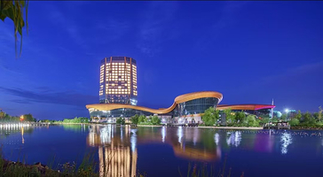 【住宿+看演出】乌鲁木齐兵旅昆仑酒店住1晚+2人新疆大剧院《千回西域》嘉宾区演出票+2人早餐+酒店免费停车