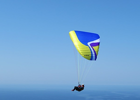 海南陵水红角岭滑翔伞飞行体验【专业家里一带一飞行/赠送专业视频摄像】
