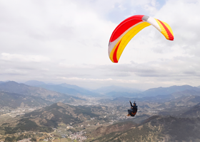 黄冈观天山滑翔伞飞行基地+麻城龙王尖滑翔伞基地一日游【黄冈滑翔伞/观天山or龙王尖山/极限运动】