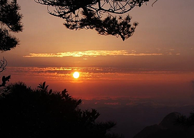 黄山风景区二日游【尊享团•宿山顶观日出•深度慢游黄山•打卡迎客松•西海大峡谷•导游陪同上山•纯玩品质团】