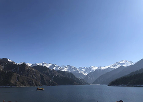 天山天池+吐鲁番6大景点+鄯善库木塔格沙漠尊享5日4晚游