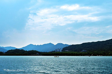 西湖游船哪个更推荐 ee5c3b4e840f3cf7.jpg_r_390x260x90_e0a2a4be.jpg