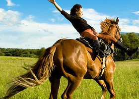 丽江拉市海+拉市海骑马+拉市海湿地公园+丽江千古情一日游【1人起订拼小团茶马古道骑马会所打卡美拍湿地划船纯玩】