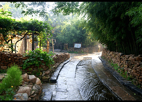 竹泉村+红石寨旅游度假区一日游【连云港出发】