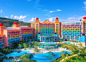 【错峰出行】亲子度假★抚仙湖海豚湾酒店1晚+奇幻营地/抚仙湖国际马戏大剧院/海豚之家/萌宠乐园多套餐可选+双早