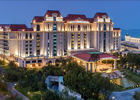 【酒店套餐】青岛施柏阁酒店海景客房+双早+乐园/晚餐/萌趣小天地亲子门票套餐  4选1