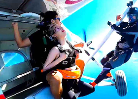 海南乐东海上跳伞基地一日游【乐东莺歌海跳伞/海景跳伞/极限运动/官方直营】