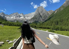 四姑娘山景区一日游【玩转双桥沟+可选氧气接早+雪山下的野生奇遇+景区内自由活动+可选一价全含·宽体头等舱】
