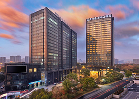 【全年不加价】浙江三立开元名都大酒店2天1晚+双人自助早餐+可选购西湖游船/雷峰塔/正餐套餐