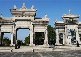 汕头小公园+汕头旅社+西堤公园+开埠陈列馆一日游【纯玩独立不拼团+上门接送+优选司导+体验潮汕红桃粿文化】