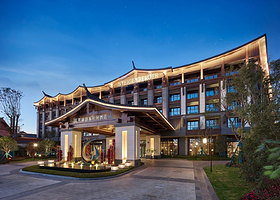 【含娱滑雪门票】昆明滇池融创施柏阁酒店2天1晚+可选购昆明融创海世界/昆明热雪奇迹娱滑雪/自助晚餐