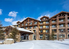 【滑雪预售】长白山华美胜地滑雪+地中海温泉丨住松果里丨郝力克酒店丨原乡酒店丨鲁能胜地丨美景阁酒店任选