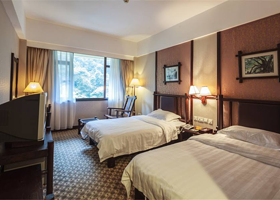 【酒店套餐】龙胜温泉中心酒店住宿1晚+2/3人龙胜温泉无限畅泡+自助早餐