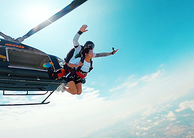 三亚三亚海棠湾塔赫跳伞基地一日游【1万3千英尺高空跳伞/海景跳伞/plus套餐优先排队通道/直升机跳伞】