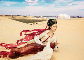 呼和浩特希拉穆仁草原景区旅游中心+响沙湾二日游【含骑马、响沙湾单岛套票】