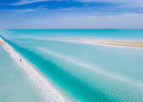 察尔汗盐湖+乌素特水上雅丹地质公园一日游【上门接送2-8人拼车纯玩】