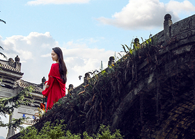 腾冲热海+抗战纪念馆+国殇墓园+叠水河+和顺古镇小团一日游