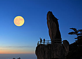 黄山风景区+宏村景区二日游【尊享团•中午出发•上门接送•登山顶•赏迎客松•导游陪同上山•黄山北站接送•纯玩团】