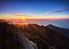 【酒店套餐】山顶帐篷或猫儿山科研接待中心+猫儿山门票+景区上下山车